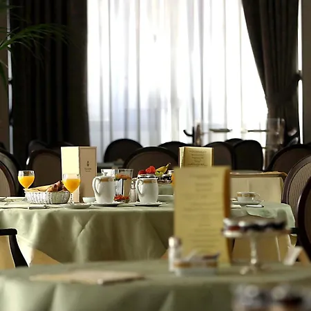 Готель Mercure Excelsior